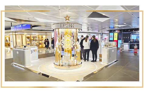 dior carousel of dreams hong kong|Dior Atelier of Dreams Unveil a Festive Christmas Takeover at .